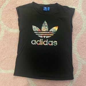 Adidas black tshirt size small